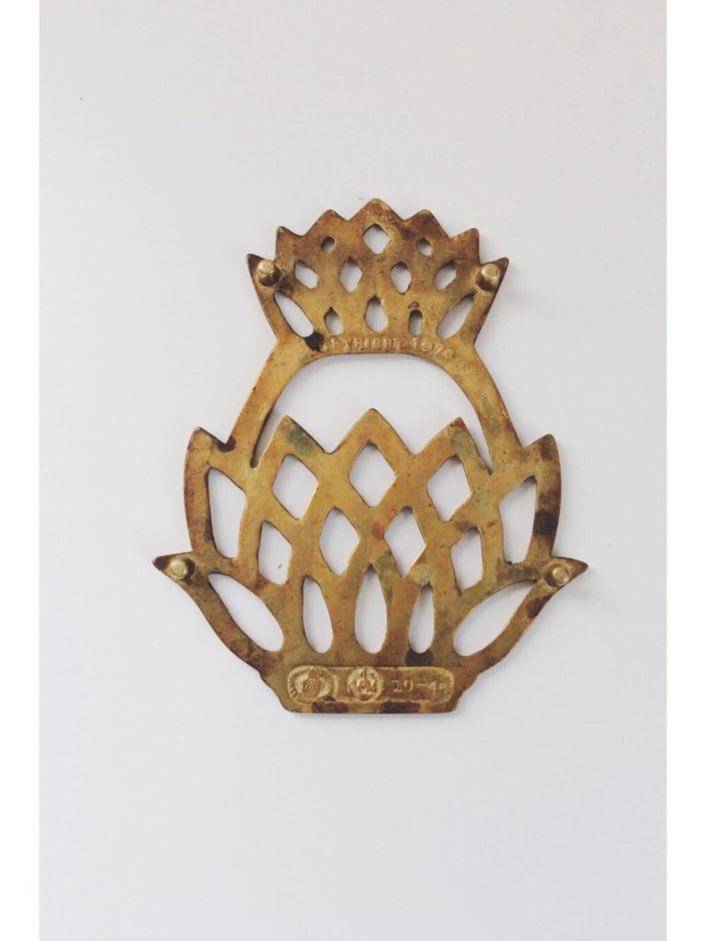 Vintage Brass Pineapple Trivet or Wall Hanging - Picture 4 of 4